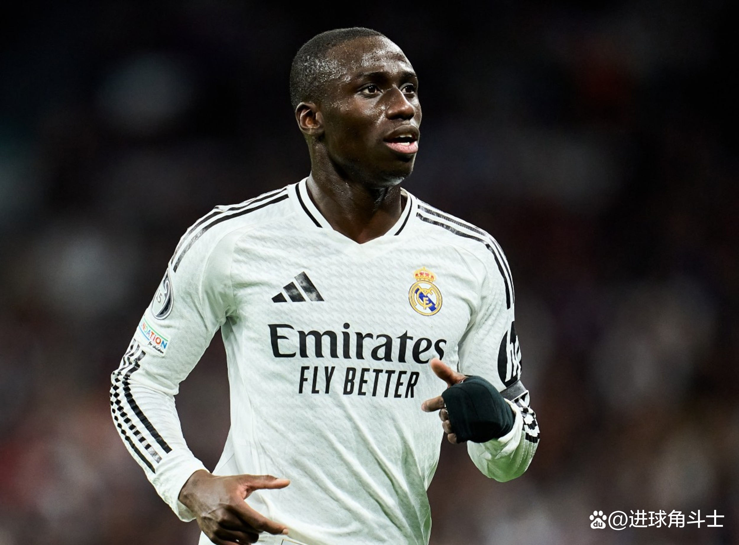 开云下载-皇马大将重伤，欧冠前景蒙上阴影的简单介绍