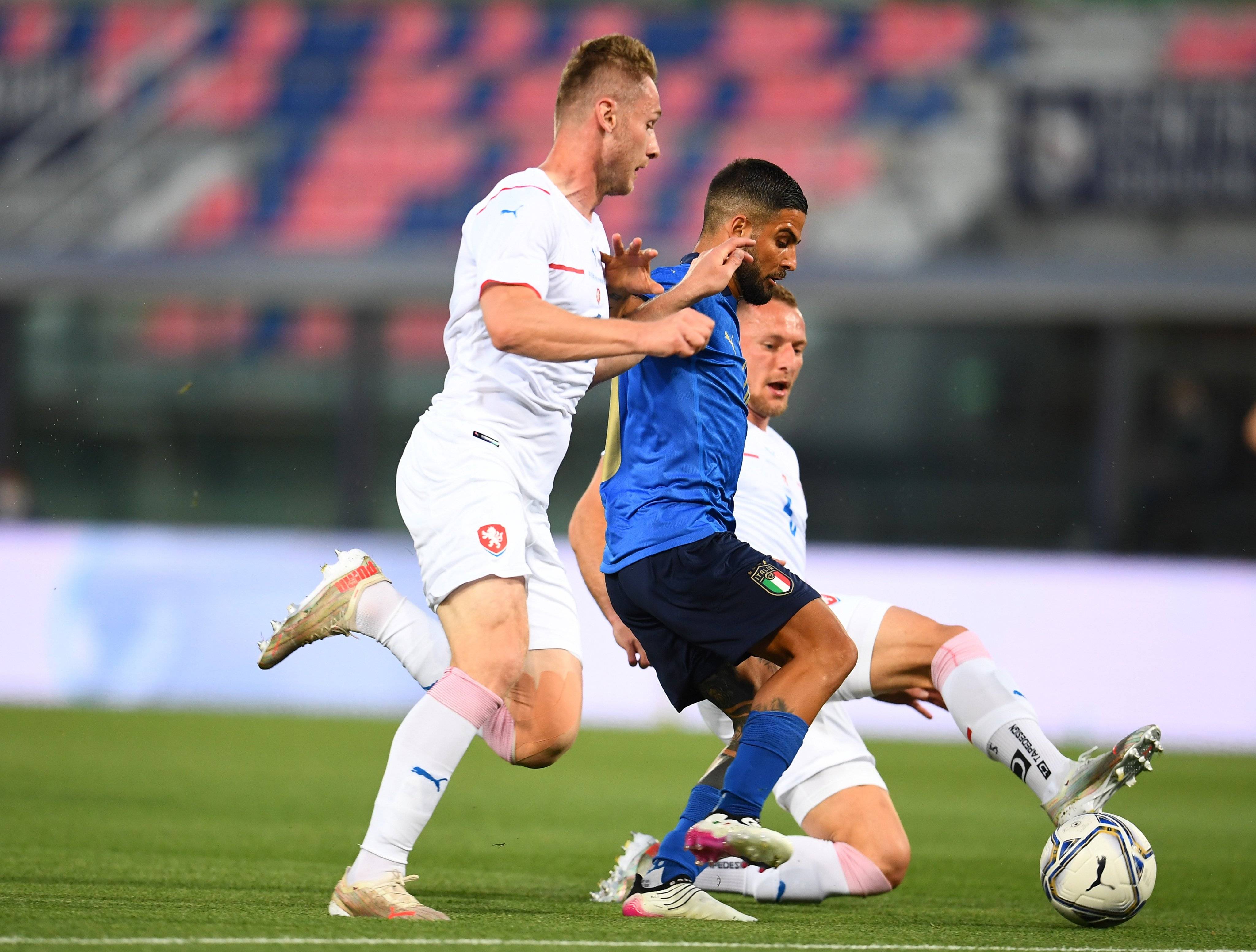那不勒斯客场击败佛罗伦萨,因西涅建功的简单介绍 那不勒斯客场击败佛罗伦萨,因西涅建功的简单介绍