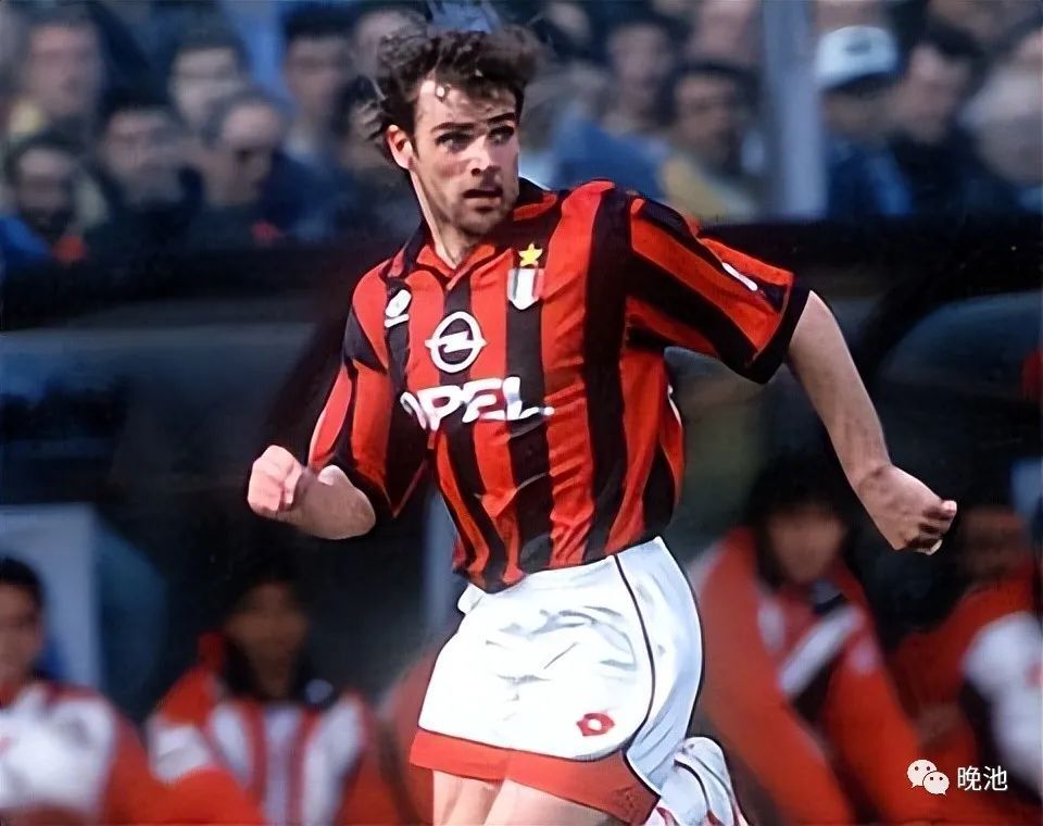 关于AC米兰大胜云达不莱梅，赛季前景一片光明的信息