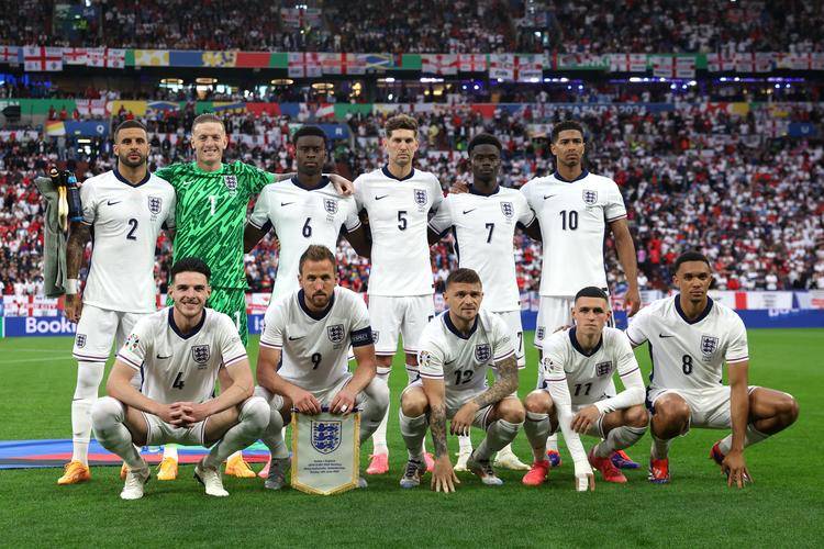 英格兰队斩获大胜,锋线火力强劲 英格兰队斩获大胜,锋线火力强劲