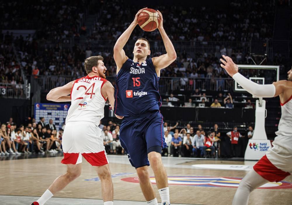 欧洲篮球联赛总决赛逆转战胜强大对手 欧洲篮球联赛总决赛逆转战胜强大对手