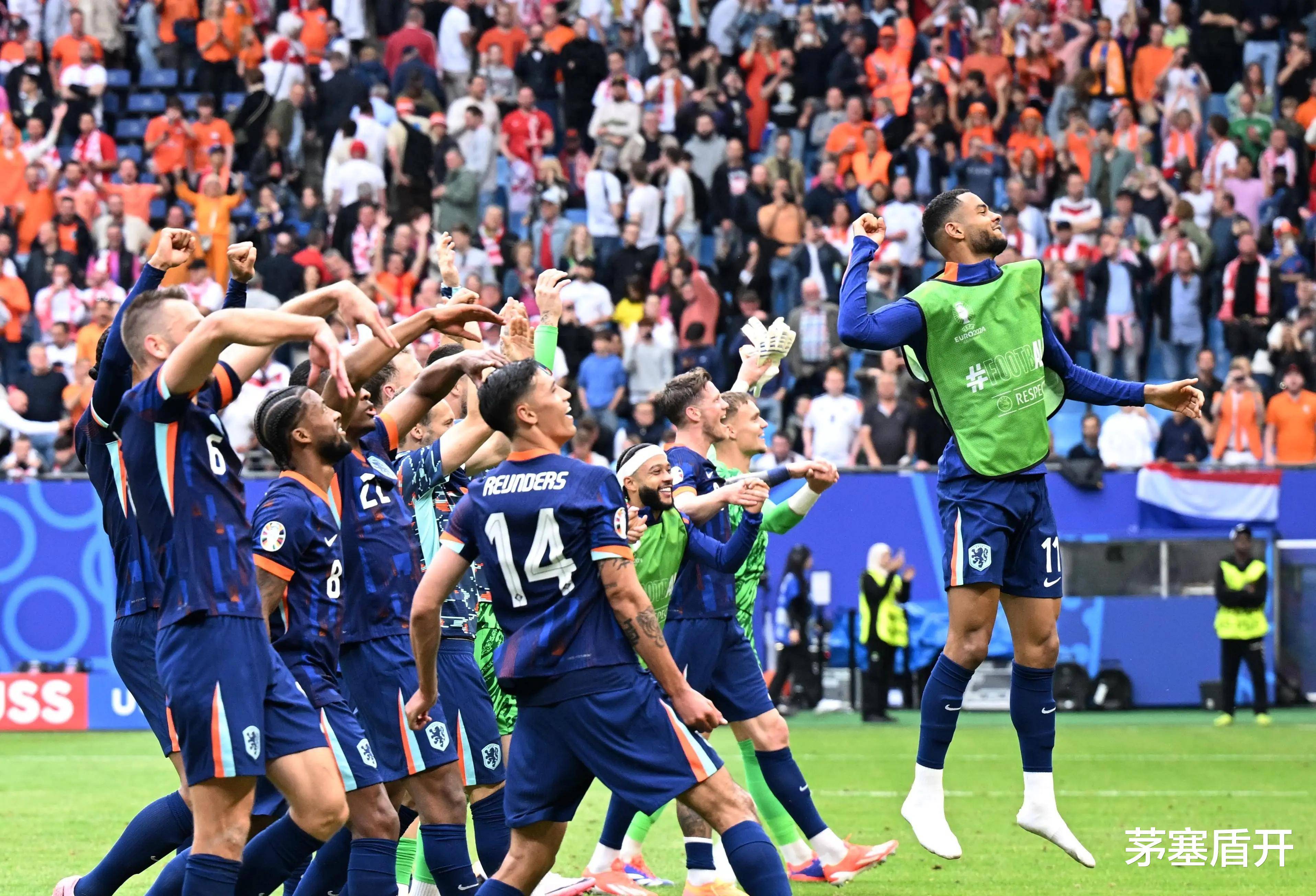 足球联赛焦点战役,球队实力抢眼的简单介绍 足球联赛焦点战役,球队实力抢眼的简单介绍