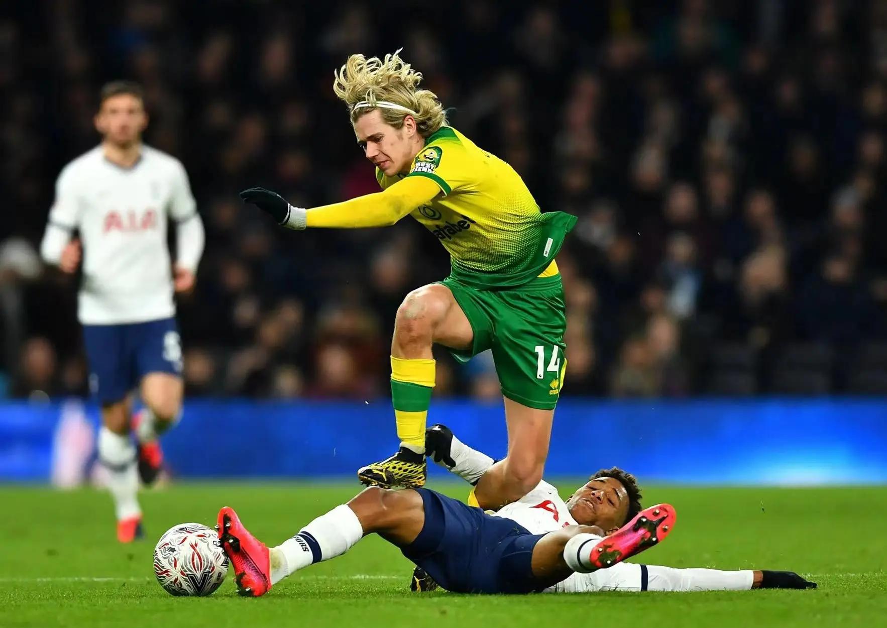 包含利兹联大胜希uddersfield,继续领跑英冠的词条 包含利兹联大胜希uddersfield,继续领跑英冠的词条