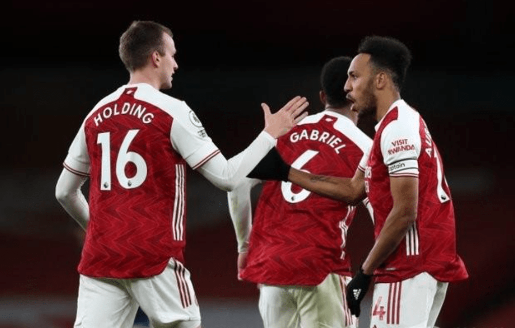 广州恒大主场击败山东鲁能,再次登顶积分榜 广州恒大主场击败山东鲁能,再次登顶积分榜