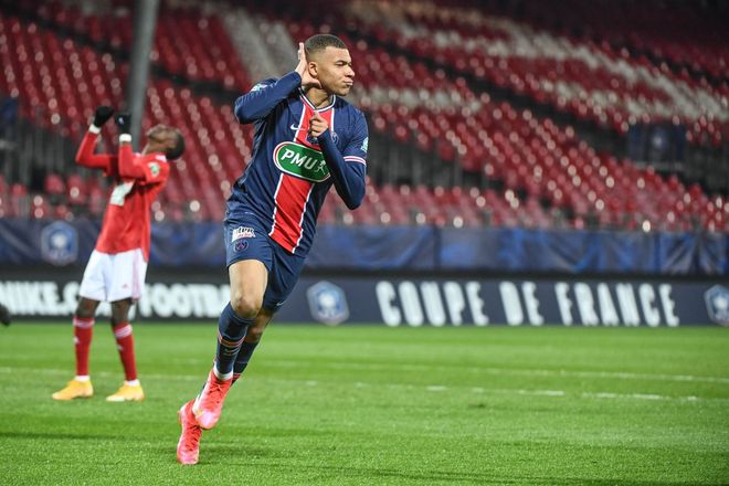 关于布莱斯通领袖连中数球，打破僵局的信息