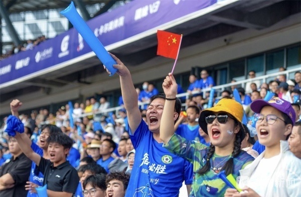 亚洲杯决赛在热尔布首次举办,球迷热情高涨 亚洲杯决赛在热尔布首次举办,球迷热情高涨