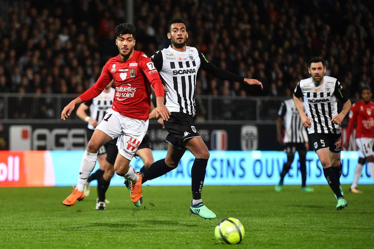 布雷斯特队客场大败,法国足球联赛境遇堪忧 布雷斯特队客场大败,法国足球联赛境遇堪忧