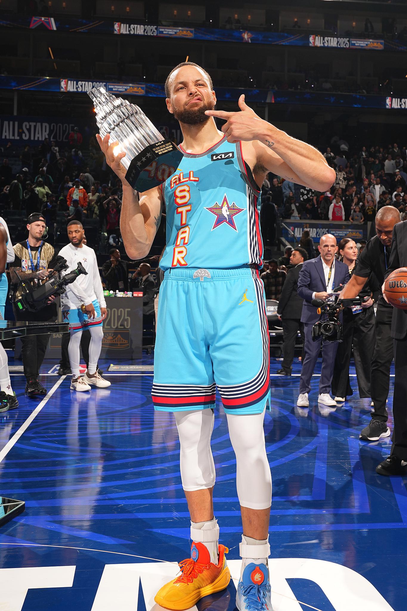 南美洲篮球明星荣膺MVP奖项