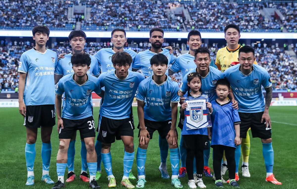 球队的表现远超预期,获得好评 球队的表现远超预期,获得好评