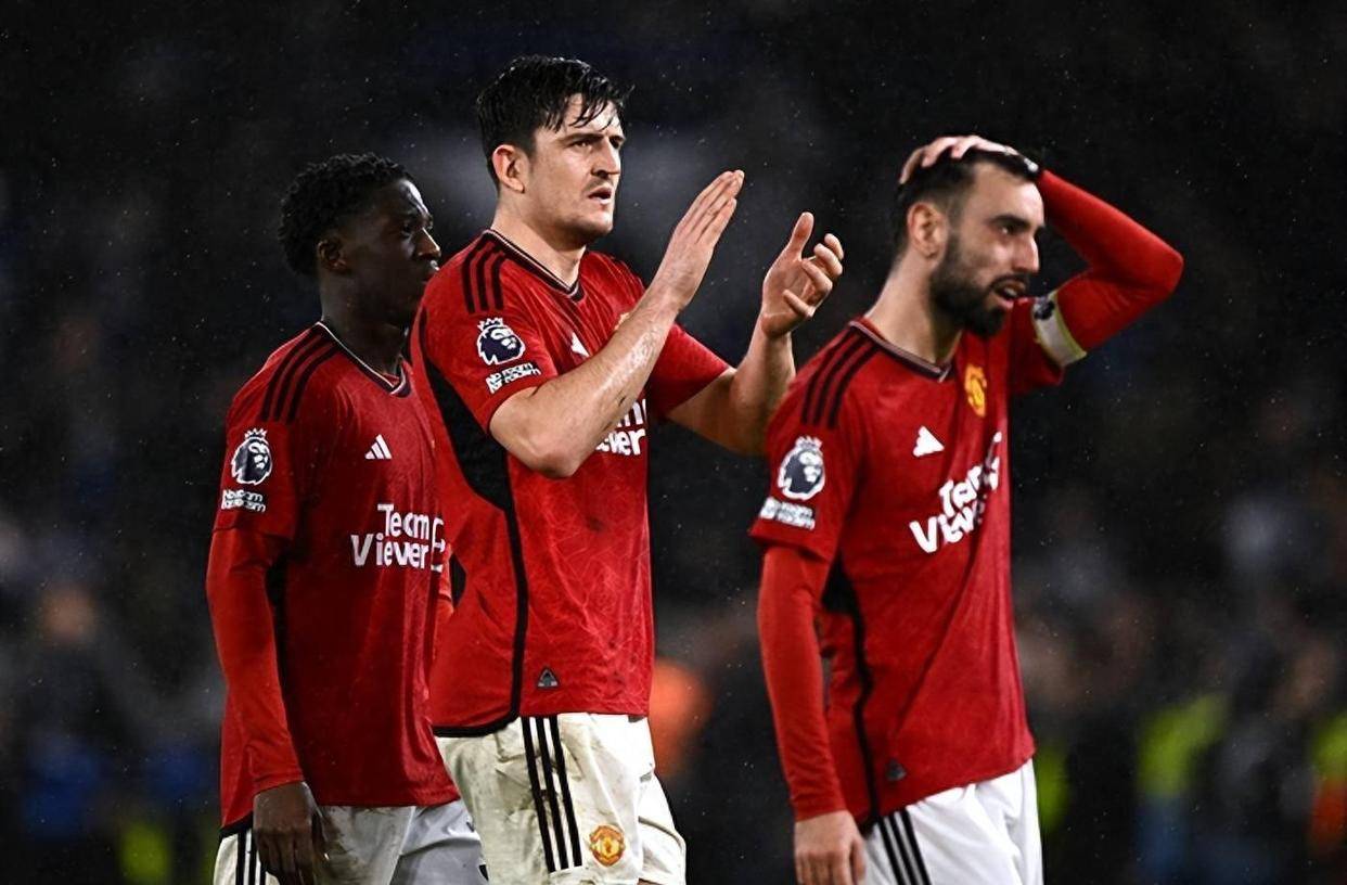 曼城高层考虑更换主教练，球迷呼吁重返巅峰