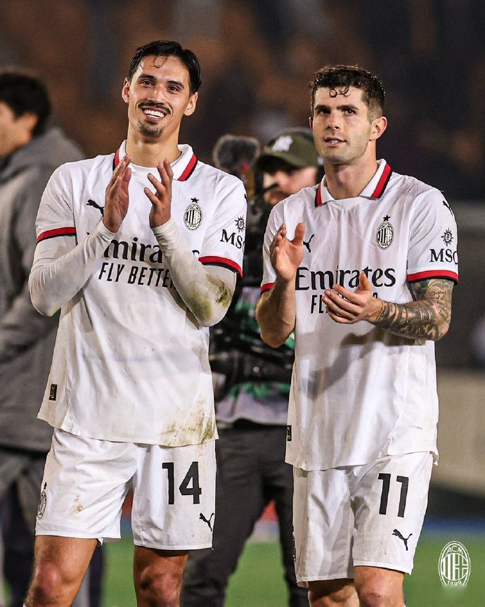 AC米兰客场轻松战胜莱切,实力碾压对手 AC米兰客场轻松战胜莱切,实力碾压对手