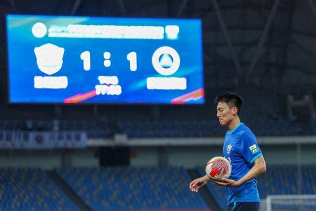 雄狮主力受伤,球队欲招自由球员补位 雄狮主力受伤,球队欲招自由球员补位