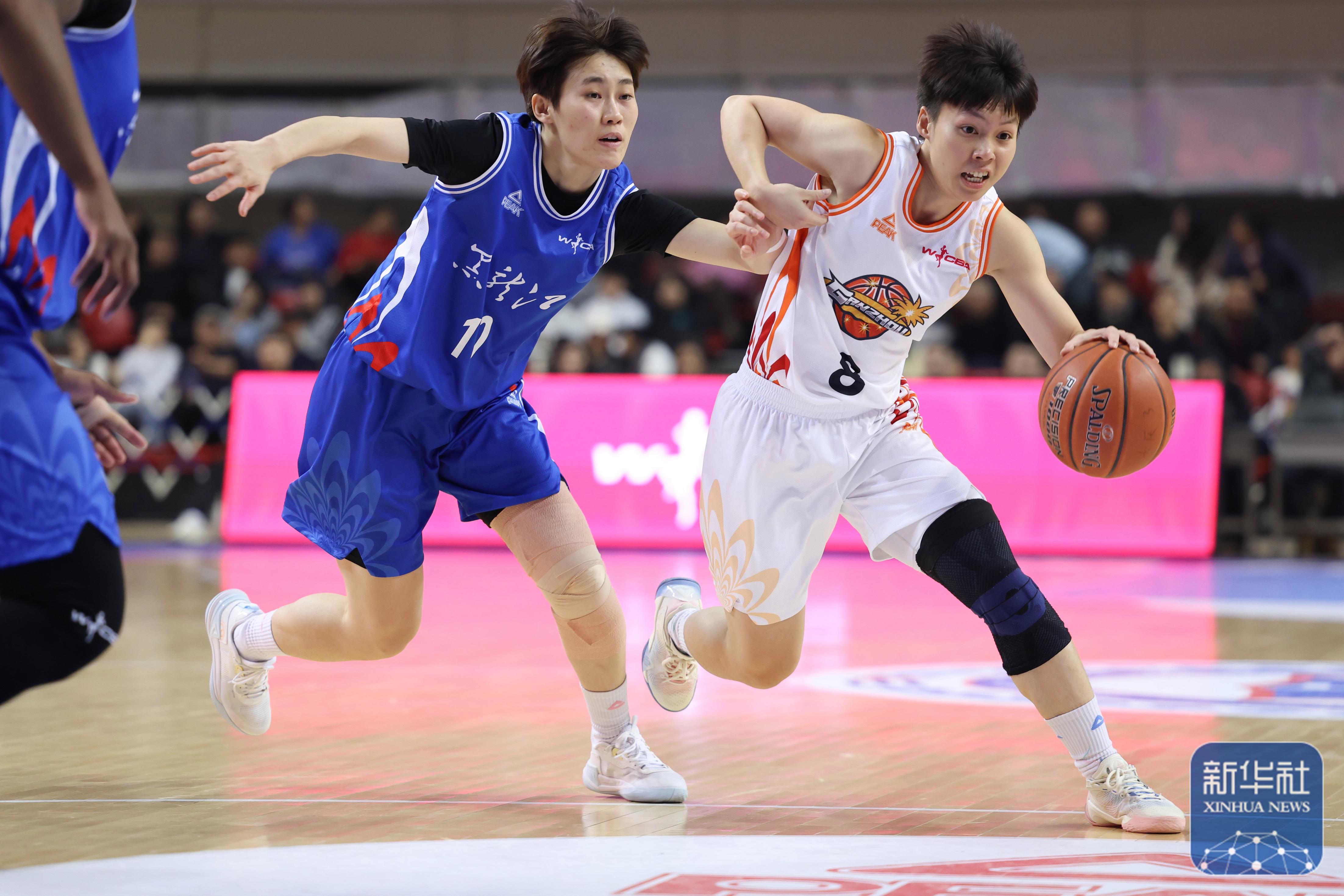 独具匠心的比赛,球员们斗志昂扬 独具匠心的比赛,球员们斗志昂扬