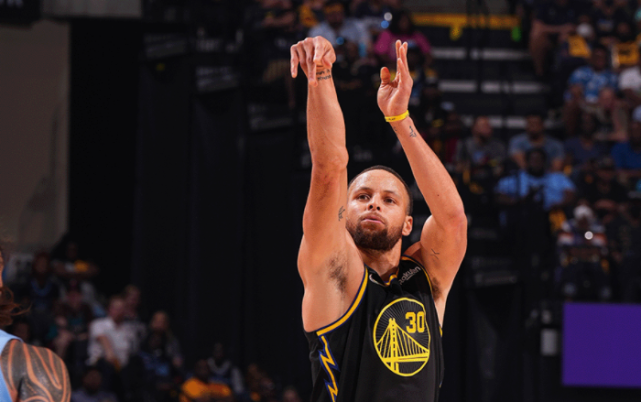 胜利狂欢!球队轻松大胜,曝光生涯强大实力的简单介绍 胜利狂欢!球队轻松大胜,曝光生涯强大实力的简单介绍