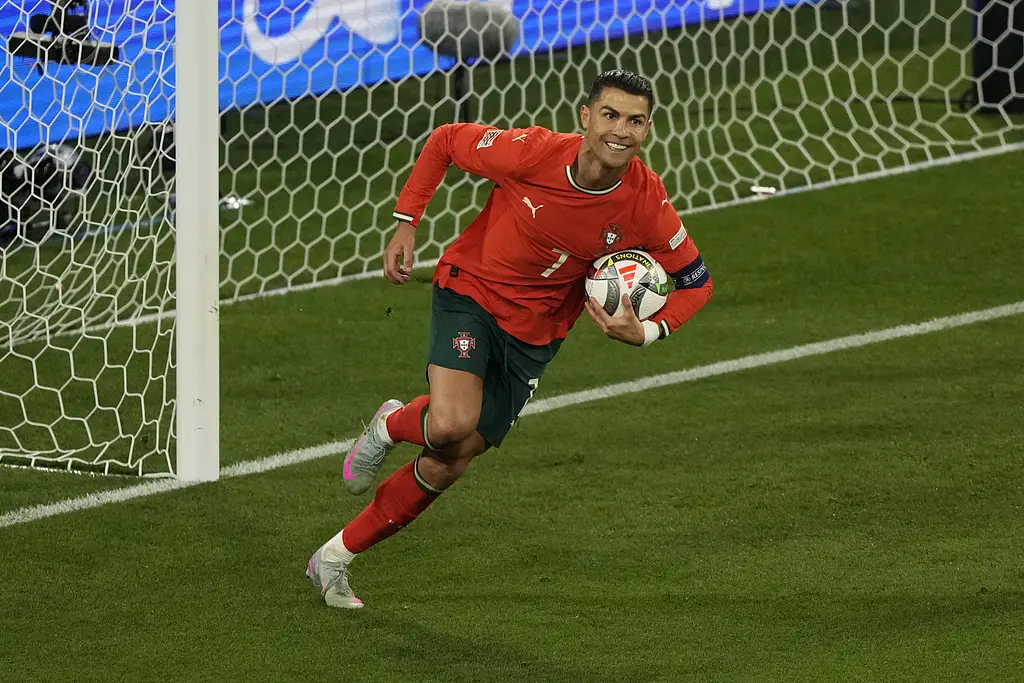 球队临危不惧,胜出关键比赛晋级 球队临危不惧,胜出关键比赛晋级