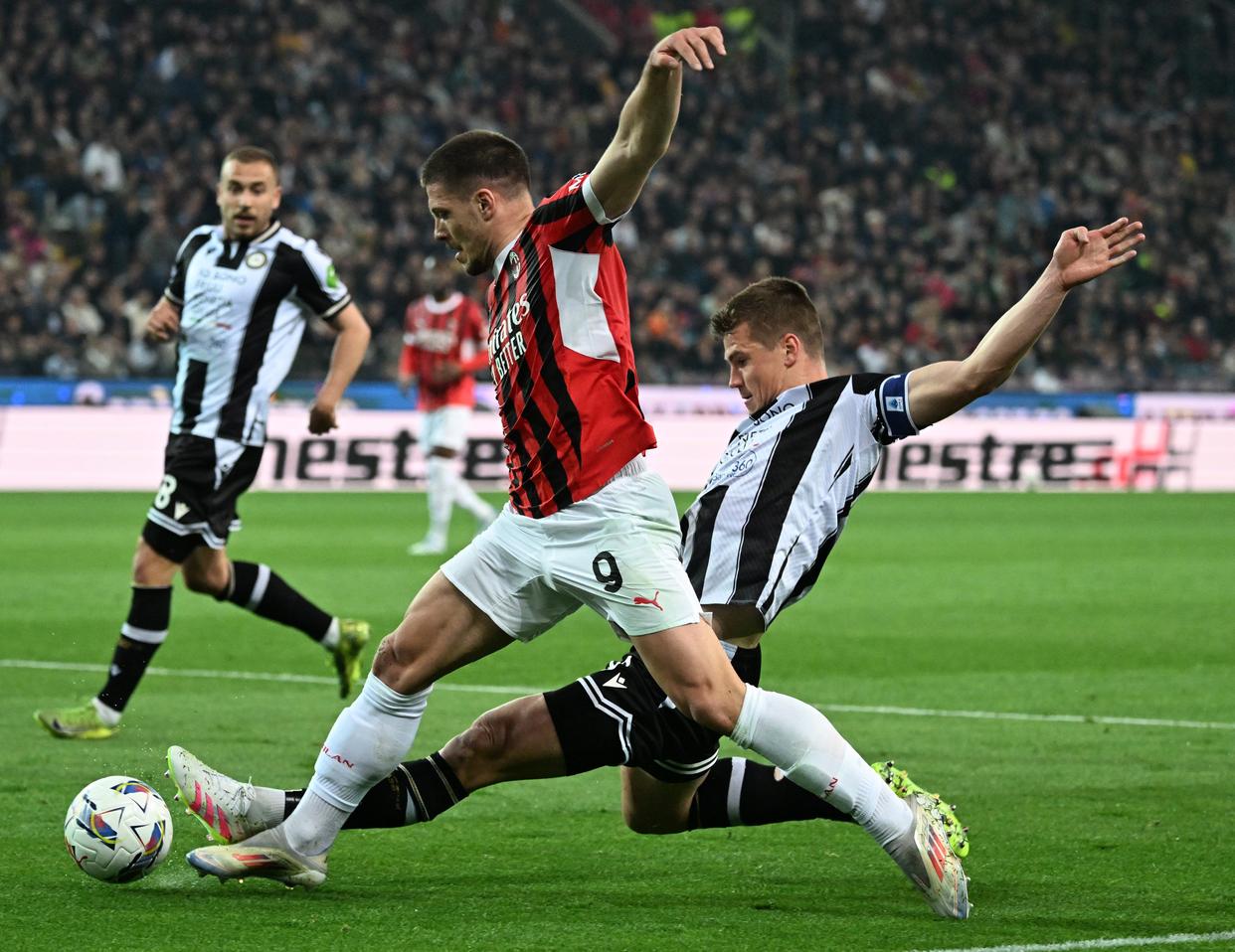 意甲战报：国际米兰客场完胜乌迪内斯，继续领跑