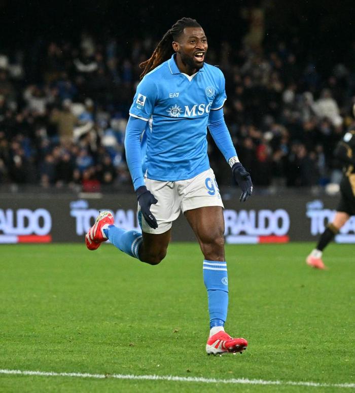 那不勒斯逆转战平维罗纳:保持不败 那不勒斯逆转战平维罗纳:保持不败