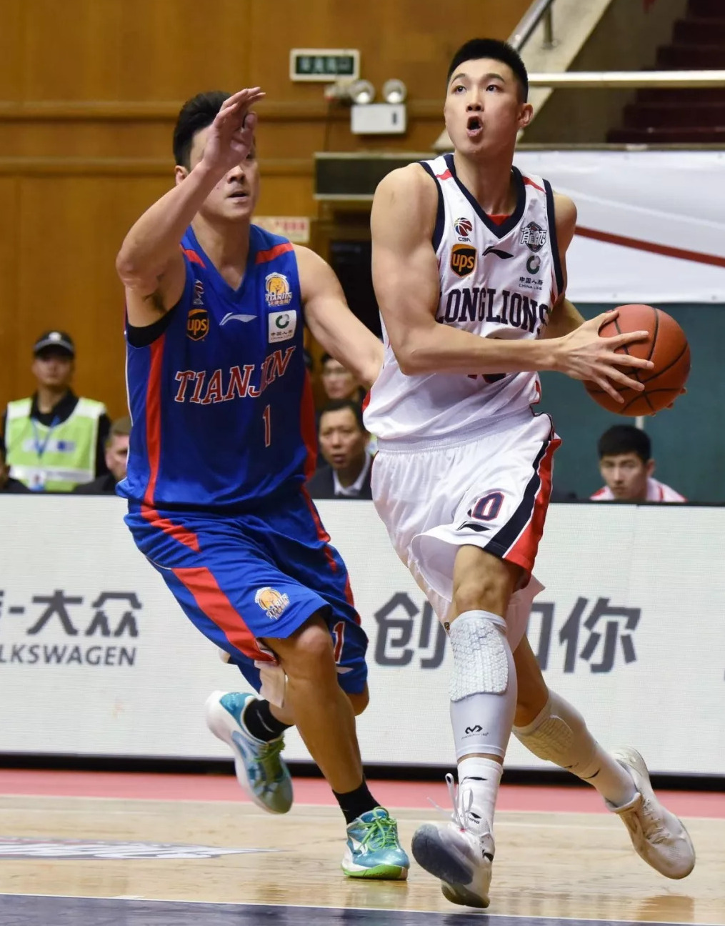 河南男篮奋力拼搏,取得意外胜利 河南男篮奋力拼搏,取得意外胜利