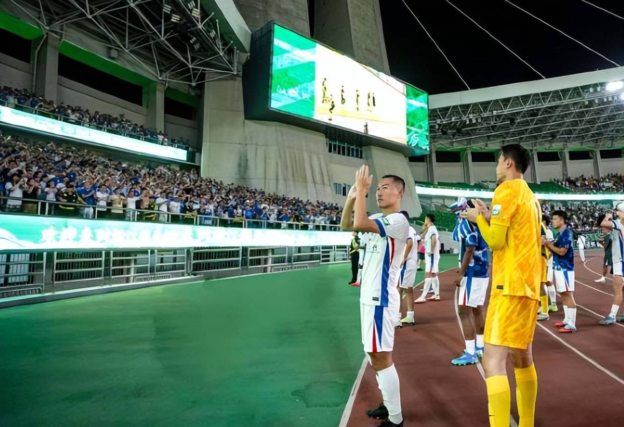 广州富力主场逼平上海申花,保持不败的简单介绍 广州富力主场逼平上海申花,保持不败的简单介绍