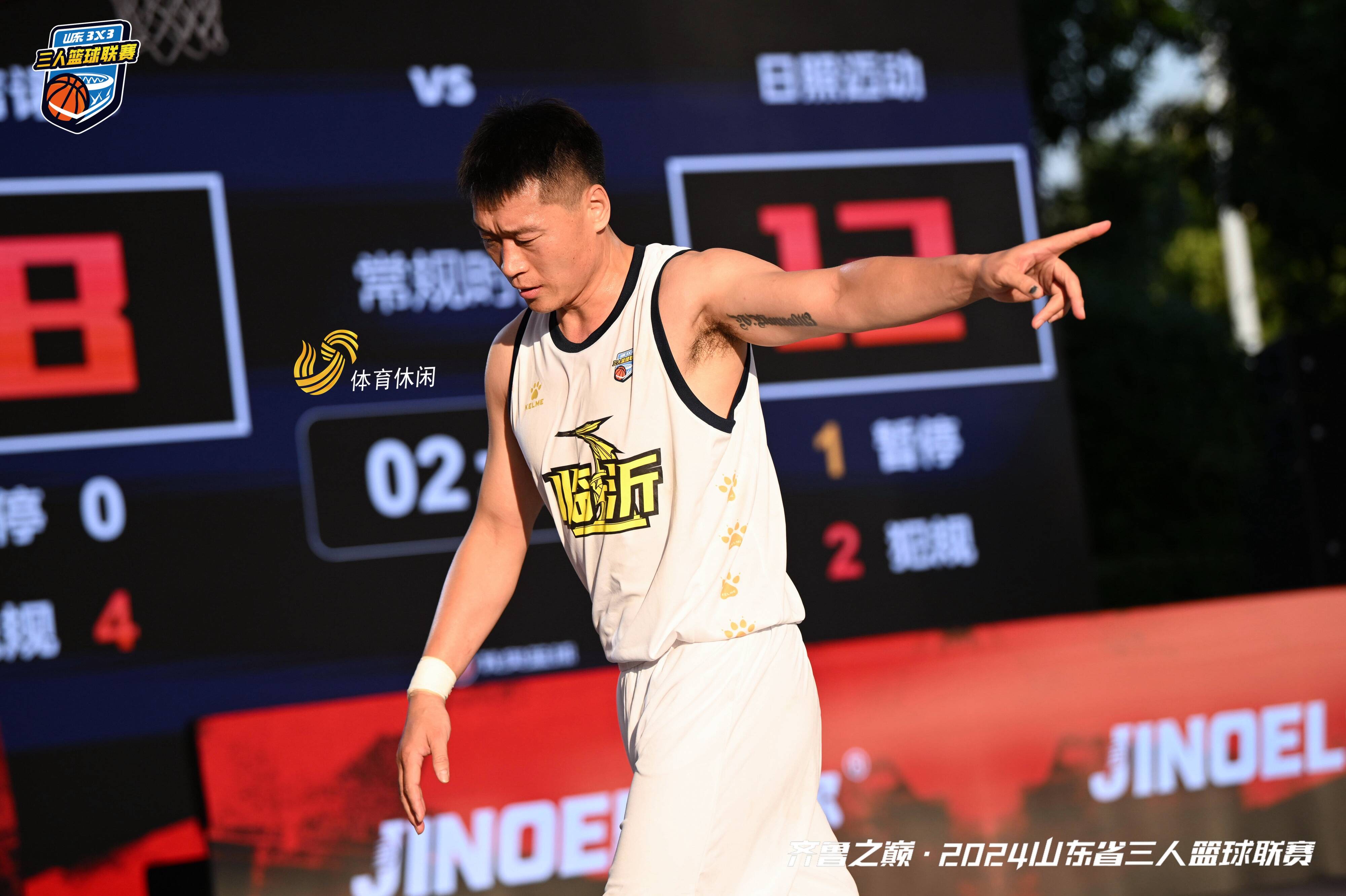 国内顶尖篮球联赛精彩对决持续 国内顶尖篮球联赛精彩对决持续