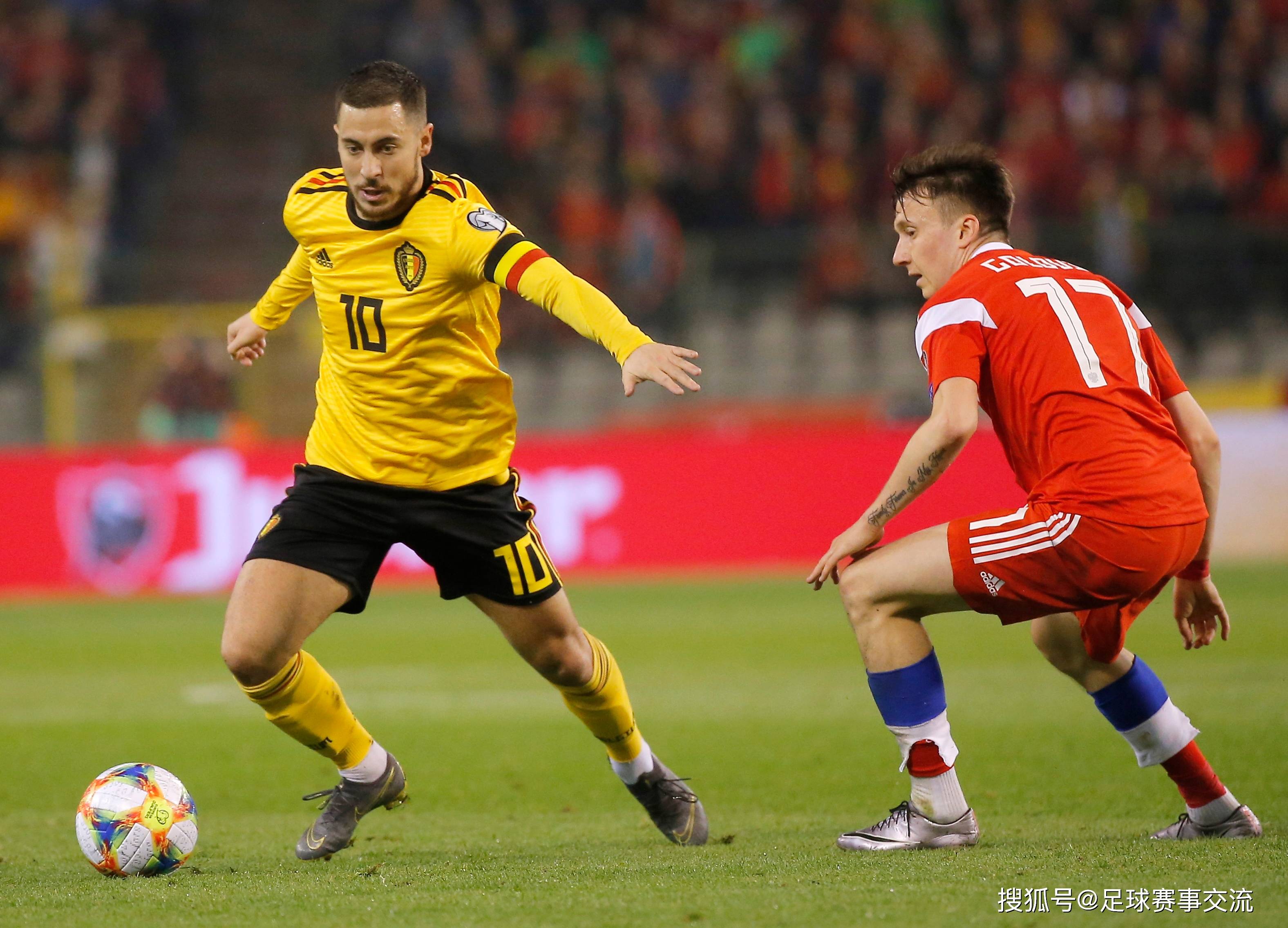 足球赛事掀起一波又一波热潮 足球赛事掀起一波又一波热潮