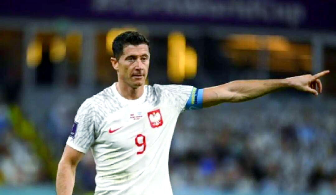 波兰国家队表现出色,晋级淘汰赛阶段 波兰国家队表现出色,晋级淘汰赛阶段