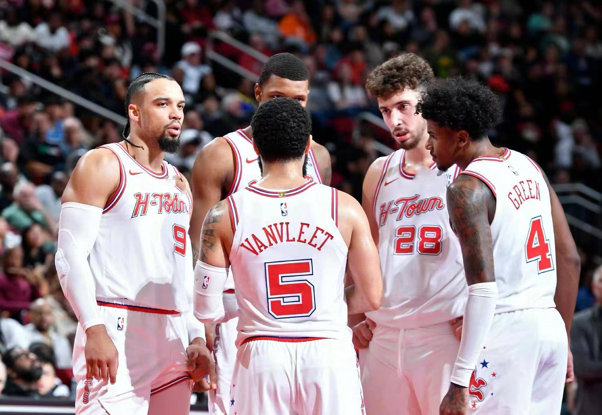 NBA总决赛:快船大胜尼克斯取得开门红的简单介绍 NBA总决赛:快船大胜尼克斯取得开门红的简单介绍