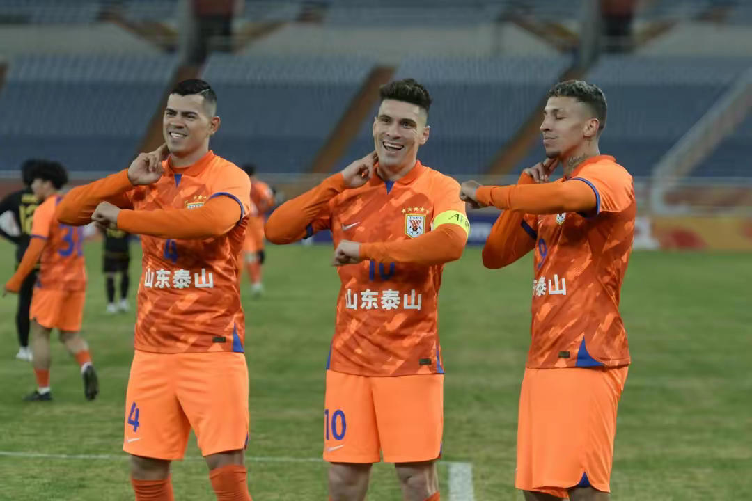 队员个人发挥稳定赢得球队胜利 队员个人发挥稳定赢得球队胜利