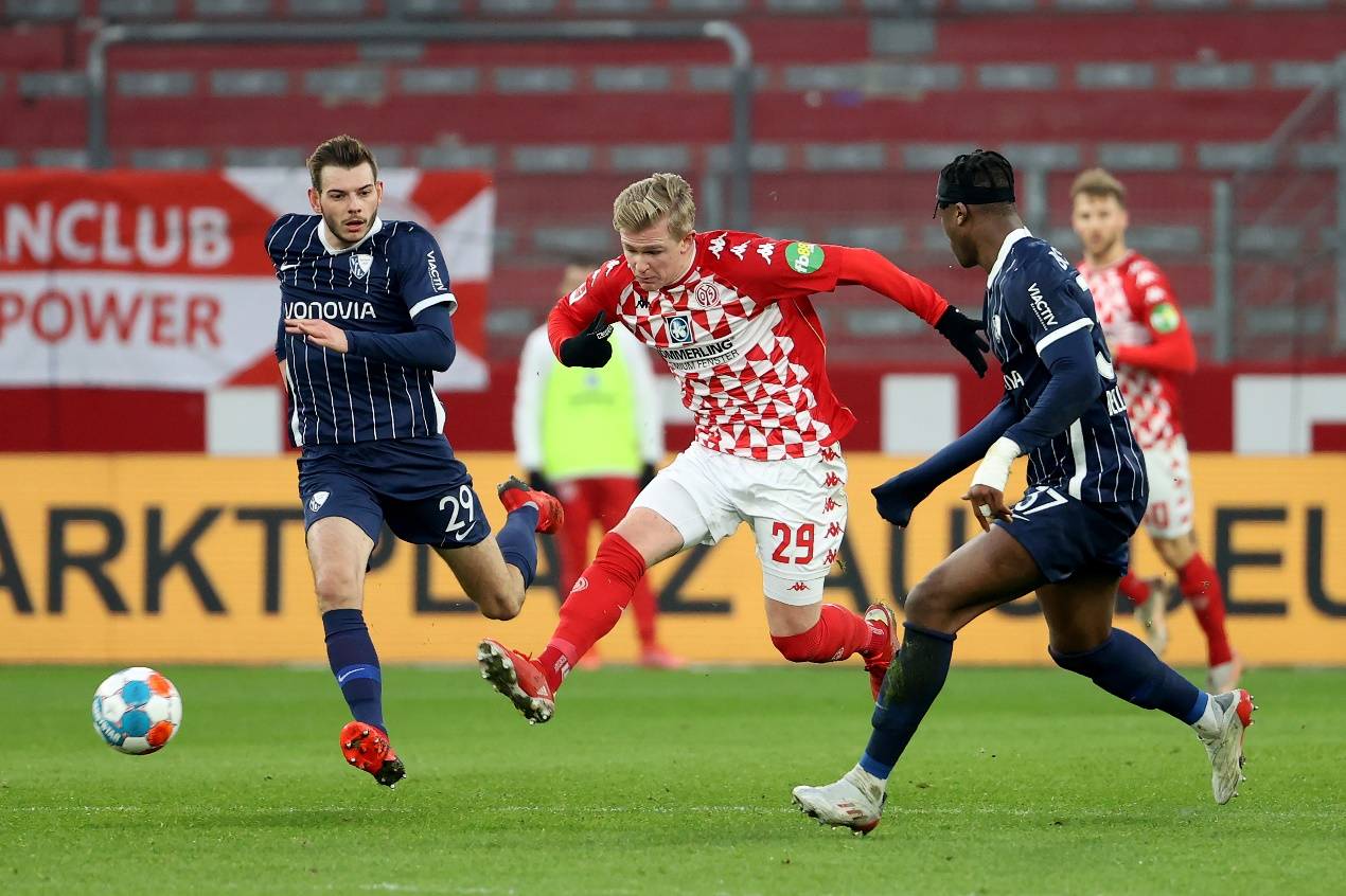 美因茨遭遇失利,德甲降级区球队再次増加压力 美因茨遭遇失利,德甲降级区球队再次増加压力