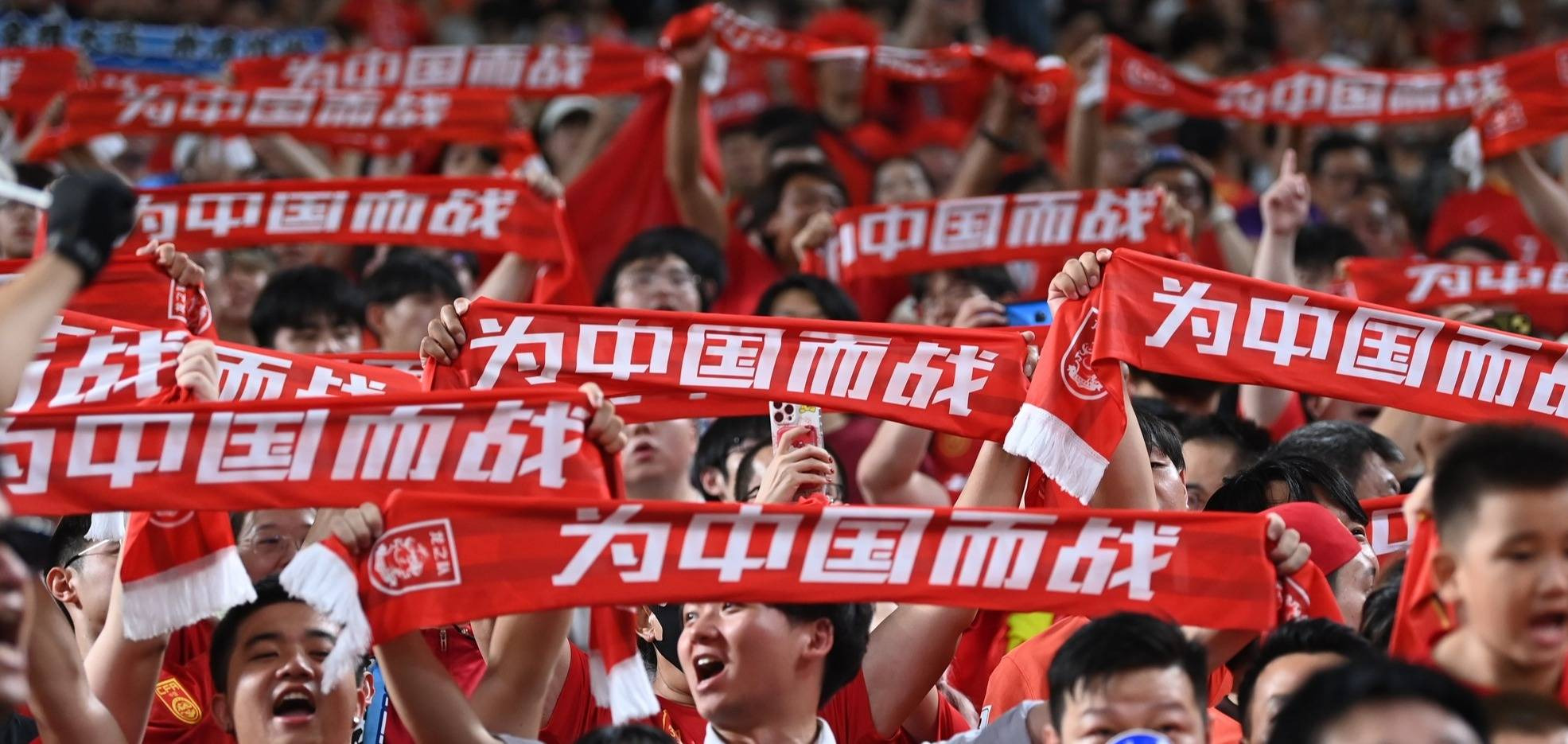 青年选手奋力拼搏,赢得比赛胜利 青年选手奋力拼搏,赢得比赛胜利