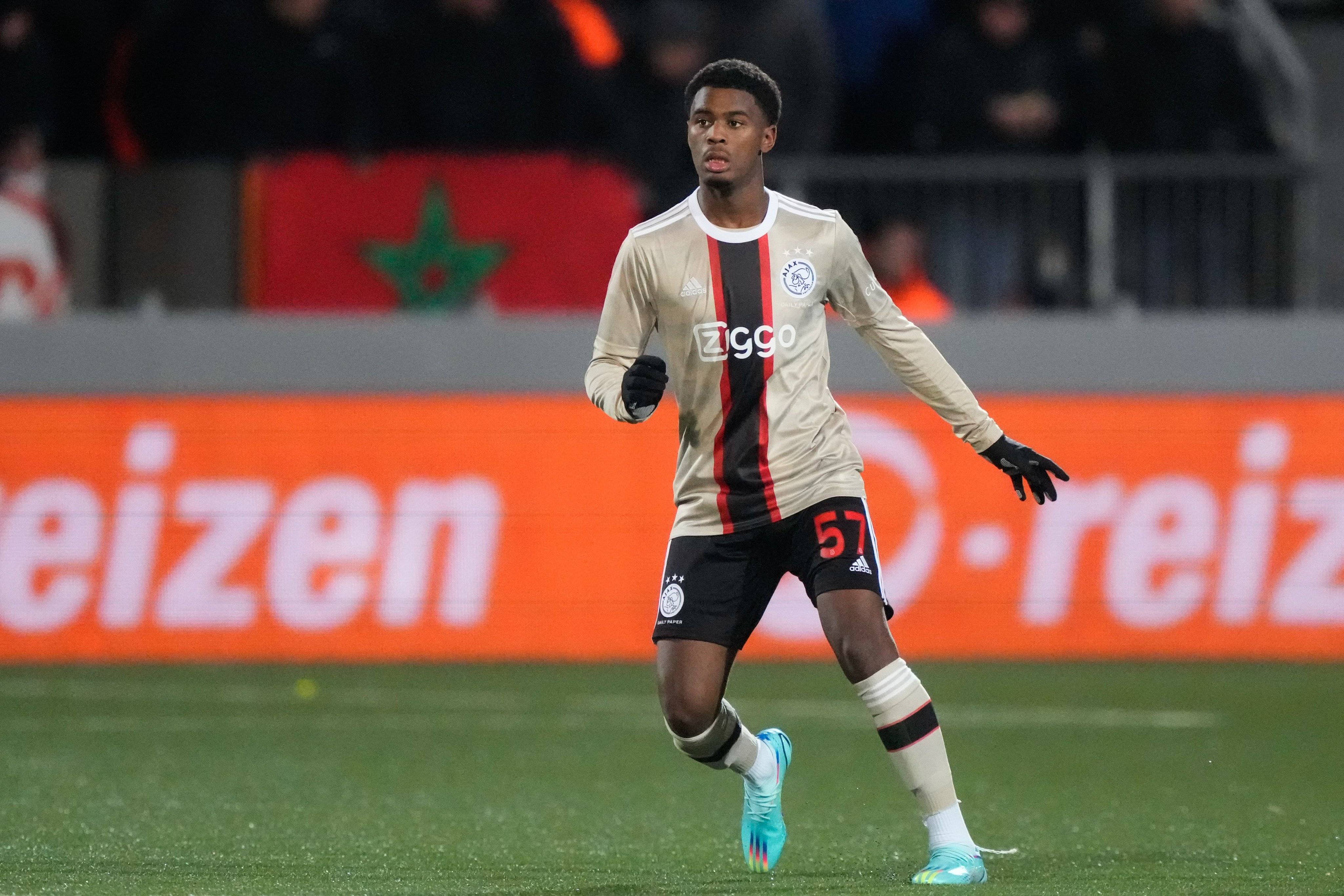 包含阿贾克斯宣布签下摩洛哥国脚，球队实力再添新意的词条