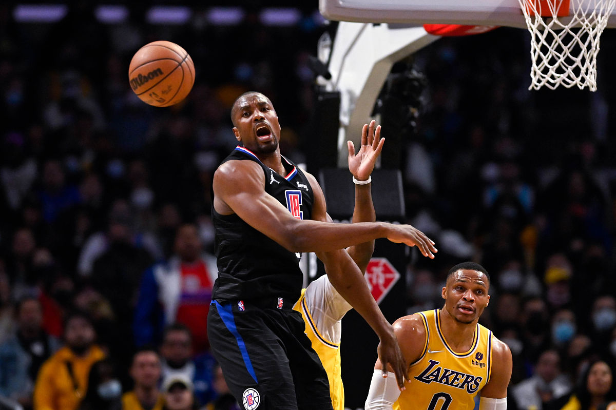 NBA球员本赛季表现亮眼,连续场次刷新个人得分纪录 NBA球员本赛季表现亮眼,连续场次刷新个人得分纪录