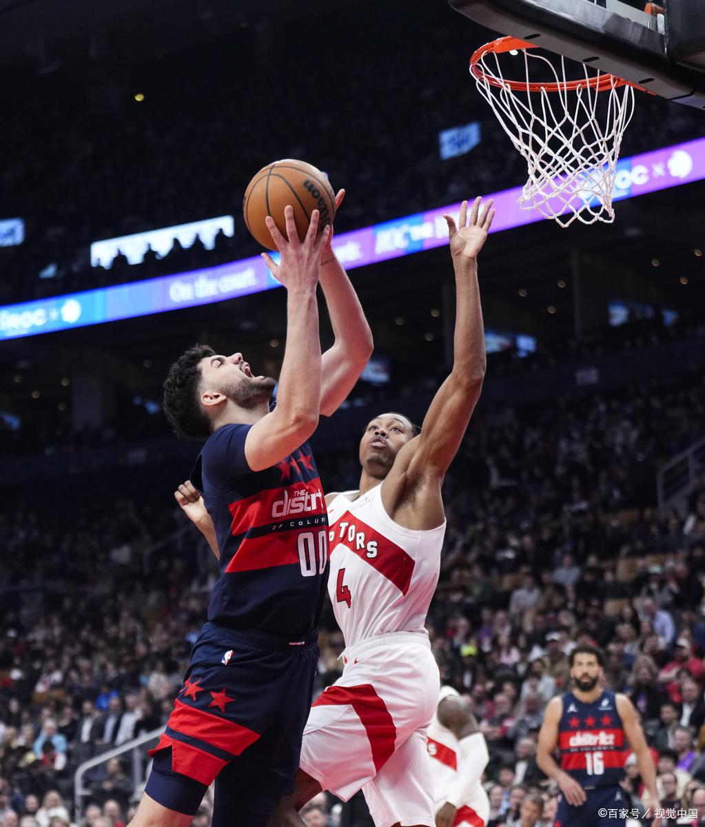 篮网队逆转猛龙队,取得胜利 篮网队逆转猛龙队,取得胜利