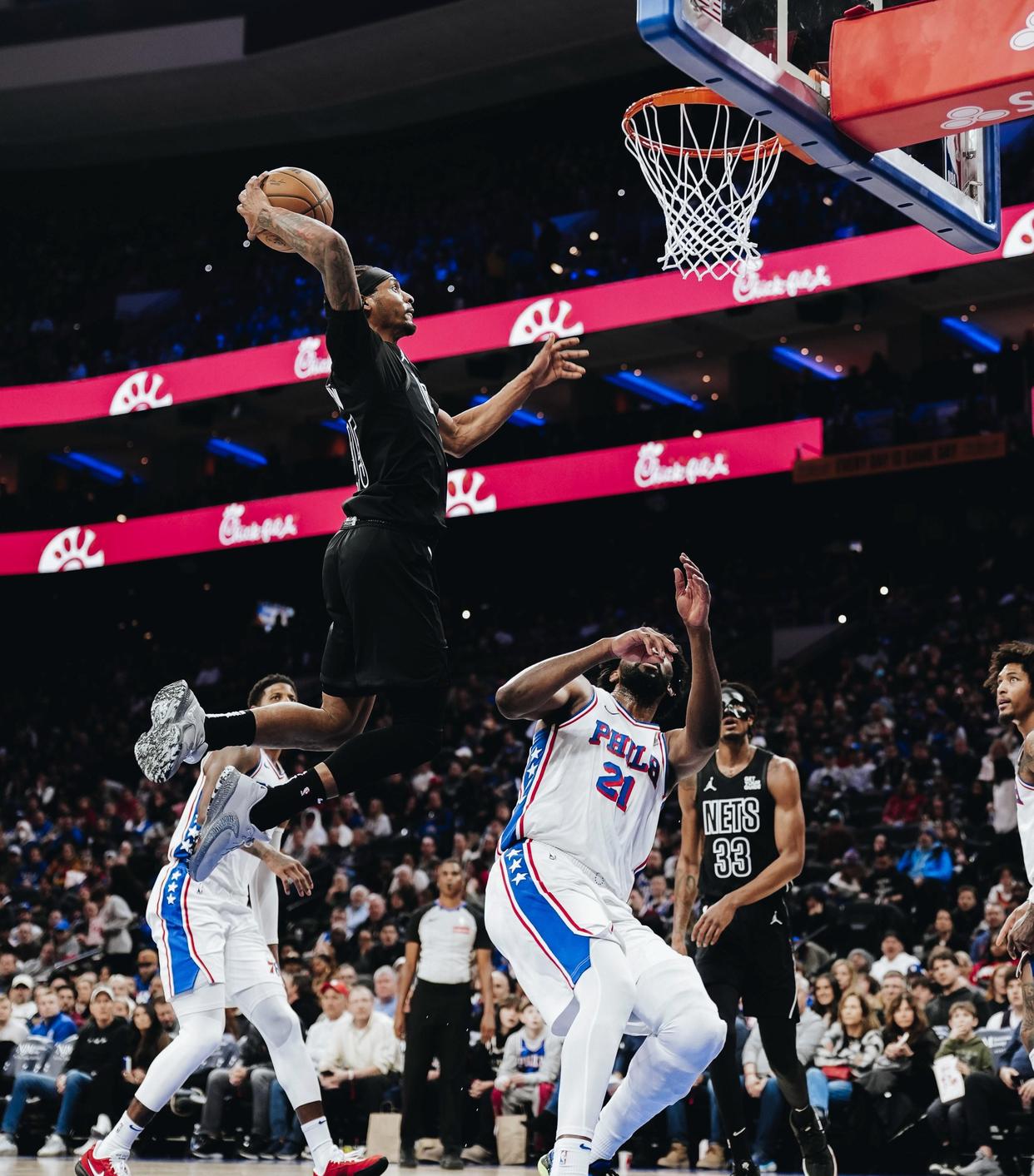 76人击败篮网晋级东部决赛 76人击败篮网晋级东部决赛