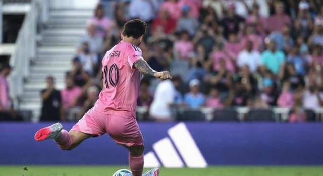 梅西连取轮必进伊布下半场浪漫入球 梅西连取轮必进伊布下半场浪漫入球