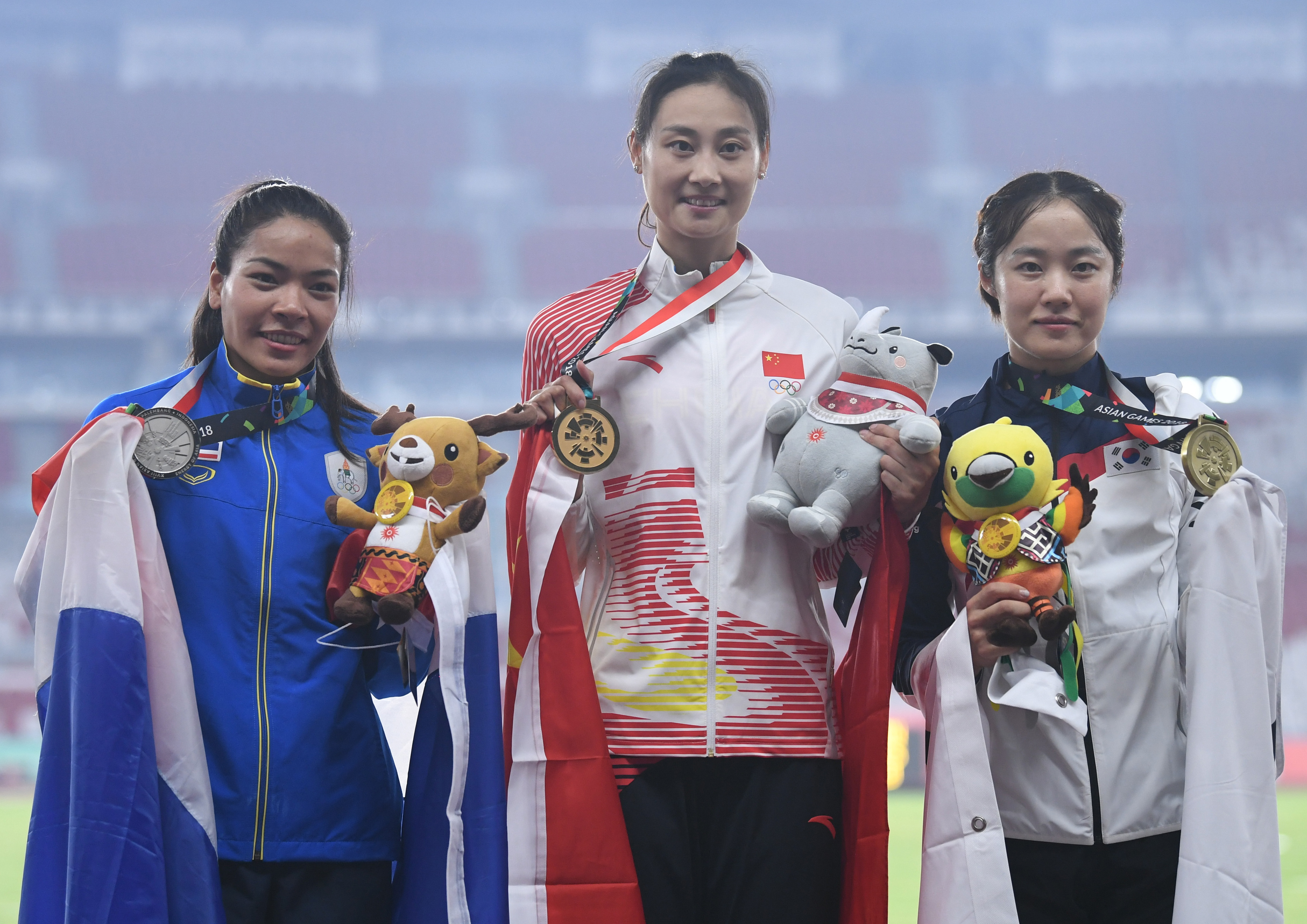 田径女子米决赛:惠颖斩获金牌 田径女子米决赛:惠颖斩获金牌