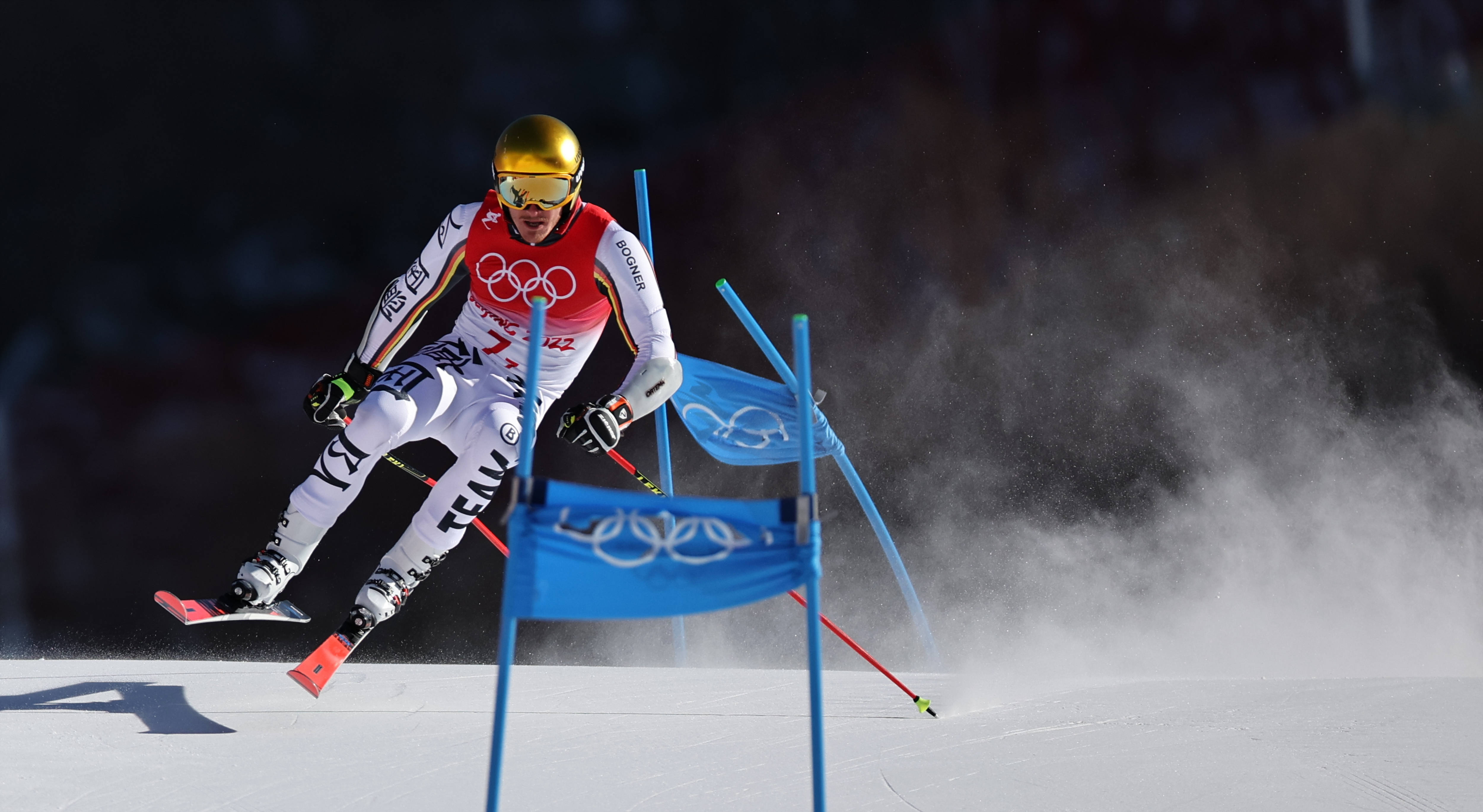 包含奥地利代表团在滑雪场上发挥强劲实力的词条 包含奥地利代表团在滑雪场上发挥强劲实力的词条