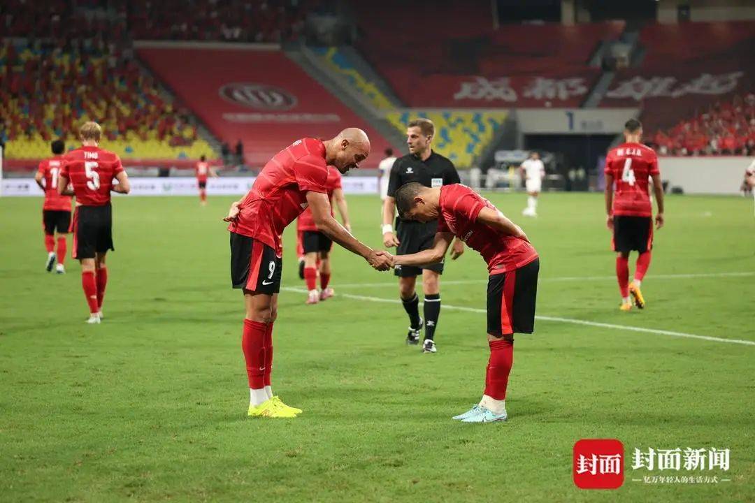 亚洲足球俱乐部赛事中球员争奇斗艳 亚洲足球俱乐部赛事中球员争奇斗艳