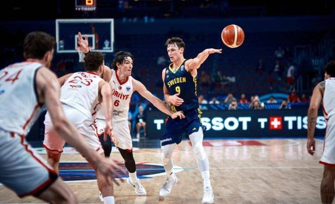 热火队核心球员暴露隐患,连续失利陷入低谷 热火队核心球员暴露隐患,连续失利陷入低谷