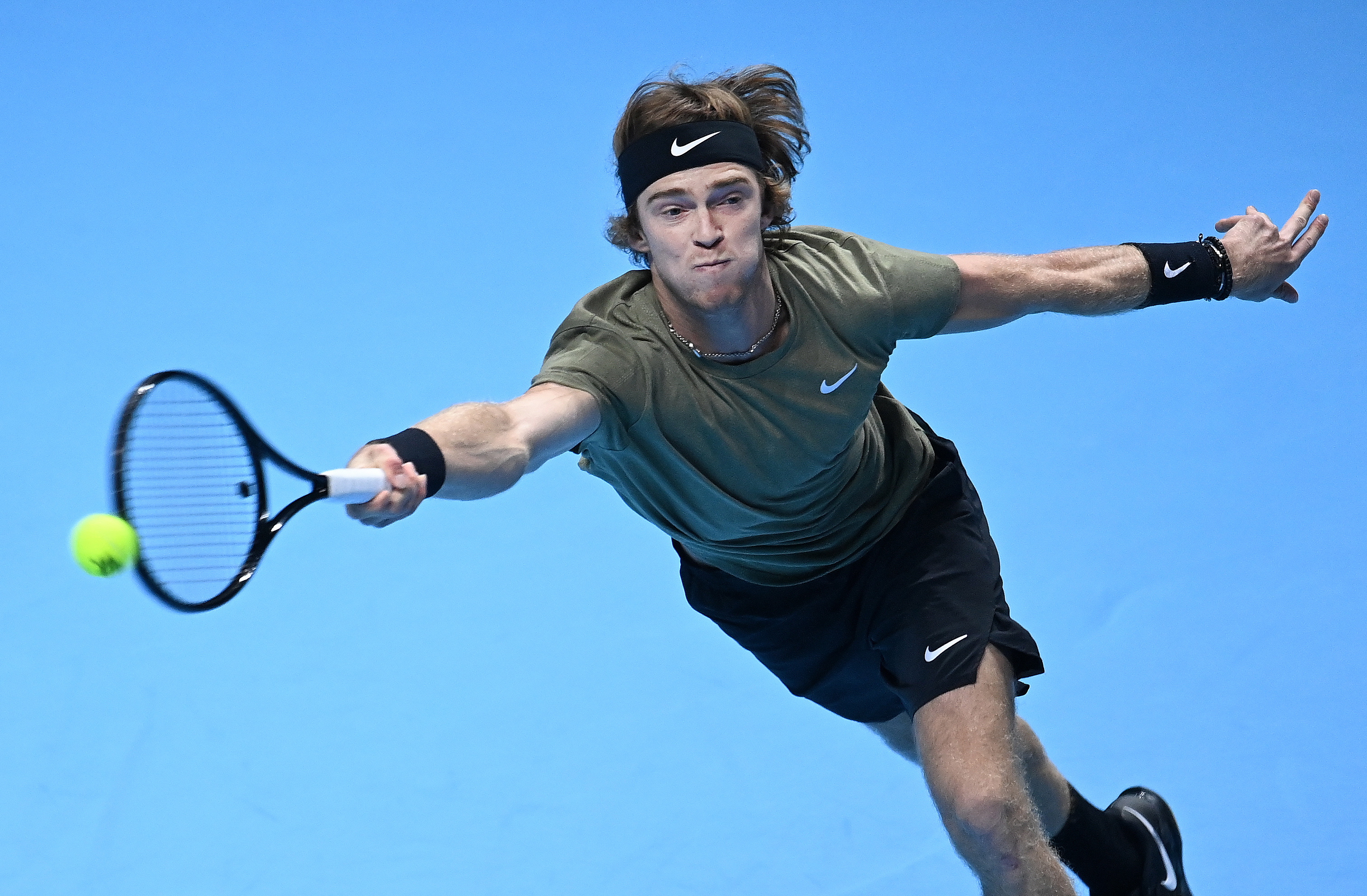 ATP总决赛险胜戴维斯杯,西西帕斯高光表现的简单介绍 ATP总决赛险胜戴维斯杯,西西帕斯高光表现的简单介绍