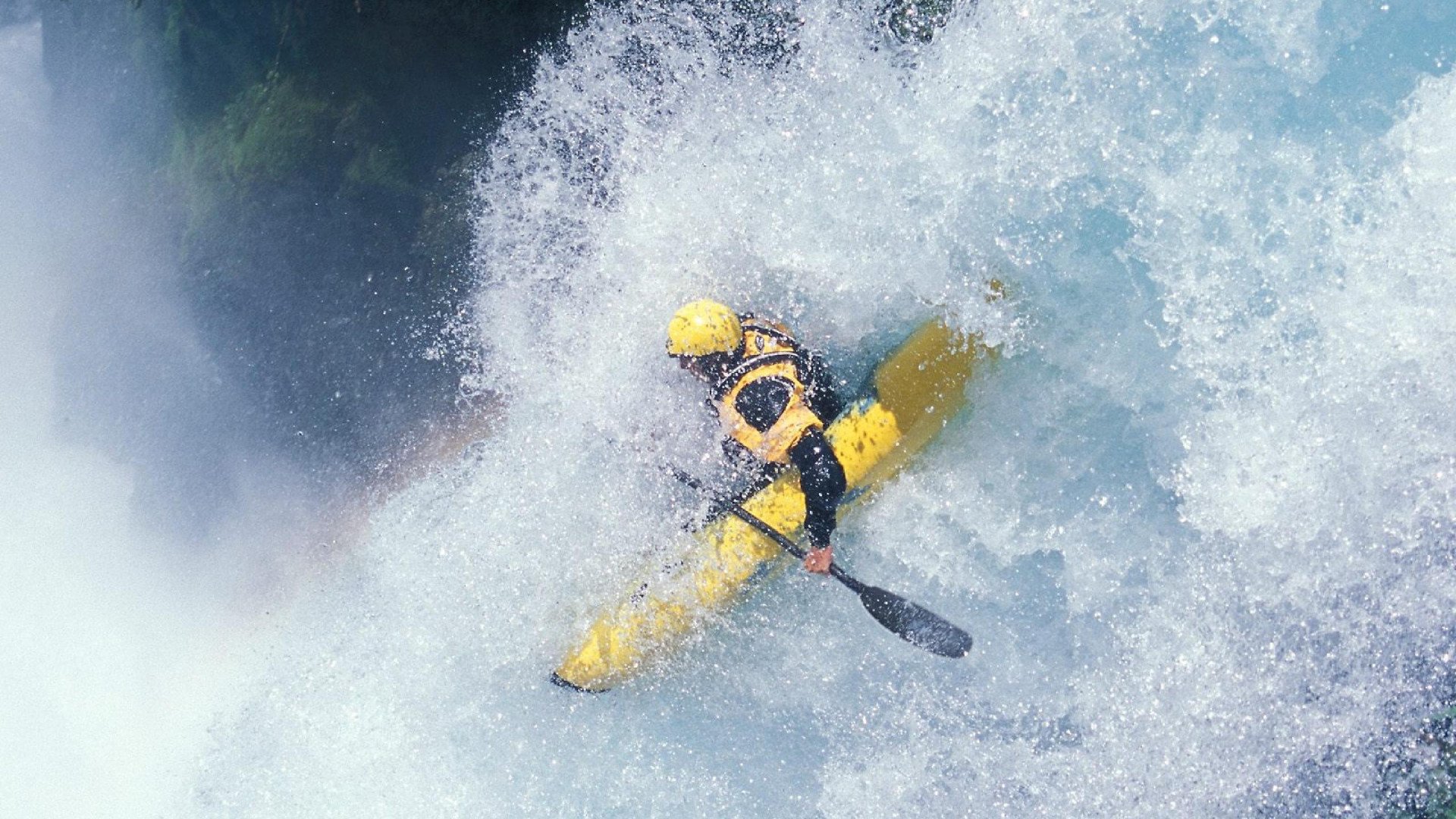 冰与火的围场日，法拉利铁骑横扫，拉塞尔孤焰点燃沉默的银石